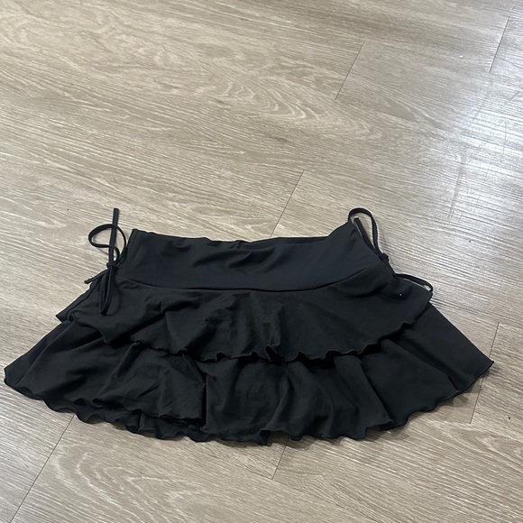 Black Ruffled Skirt - Picture 3 of 3